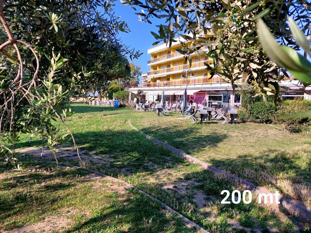 Casa Laura Appartement Ventimiglia Buitenkant foto