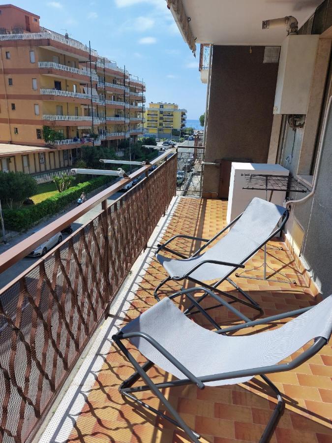 Casa Laura Appartement Ventimiglia Buitenkant foto