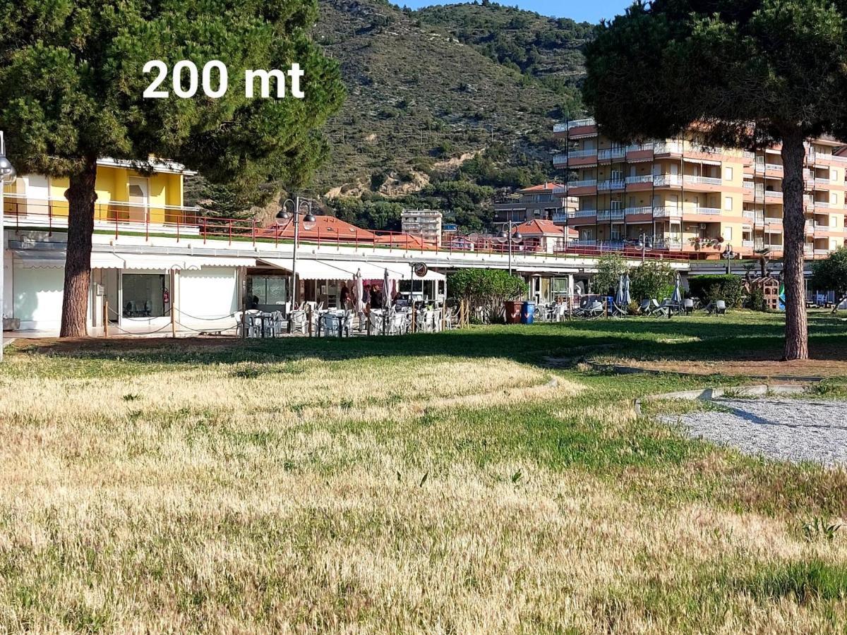 Casa Laura Appartement Ventimiglia Buitenkant foto