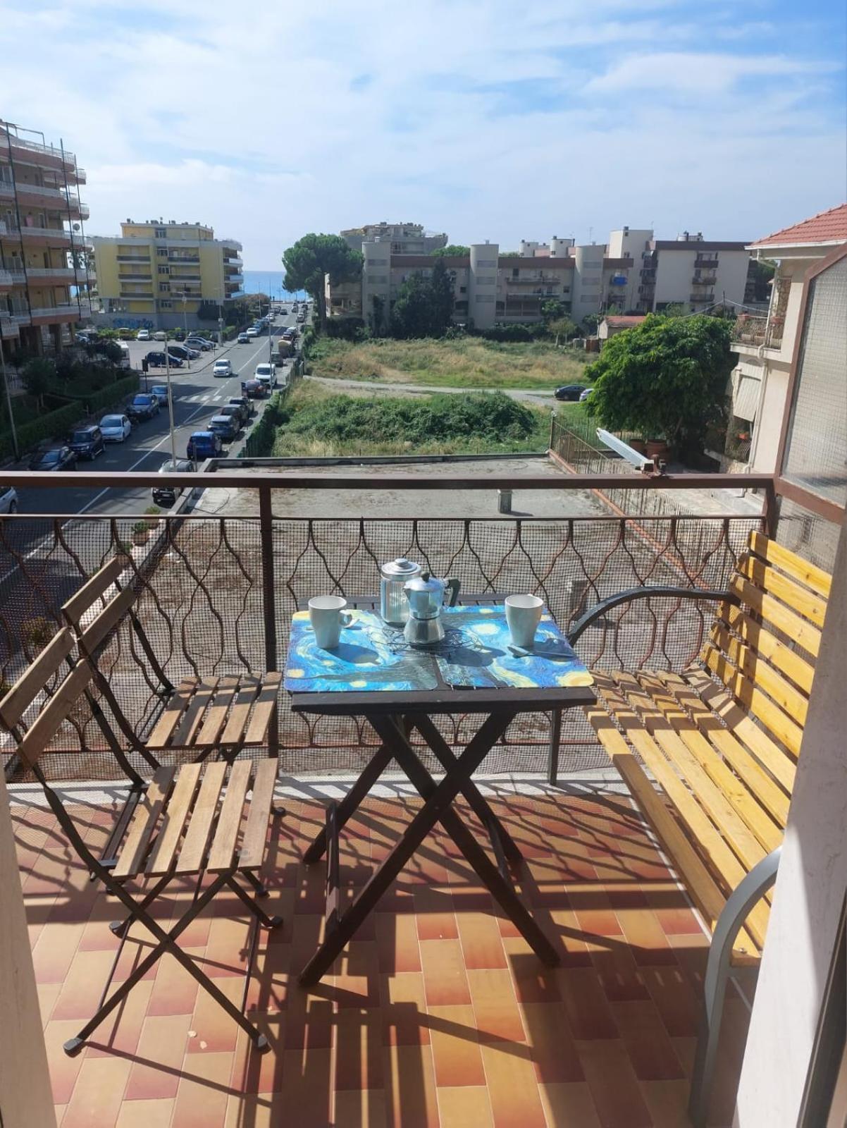 Casa Laura Appartement Ventimiglia Buitenkant foto